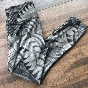 Athleta Small Zuma Stash Pocket